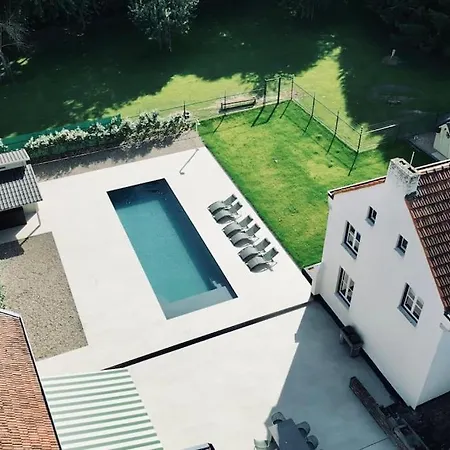 Villa Met Zwembad Nabij M'tricht En Valkenburg Ulestraten