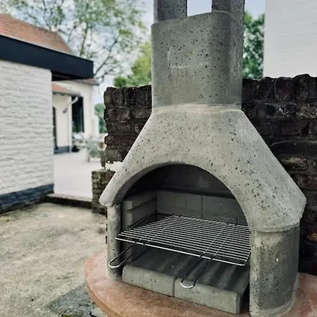 Met Zwembad Nabij M'tricht En Valkenburg Villa Ulestraten